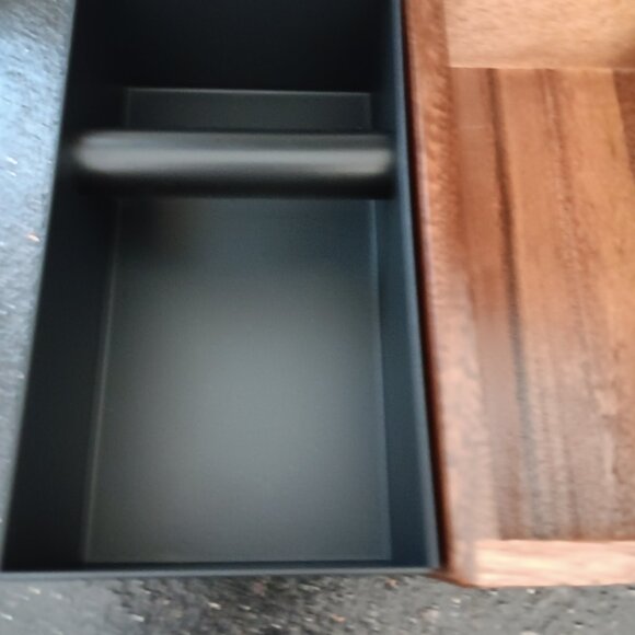Walnut Knockbox and Tamping station for espresso - Picture 10 of 11
